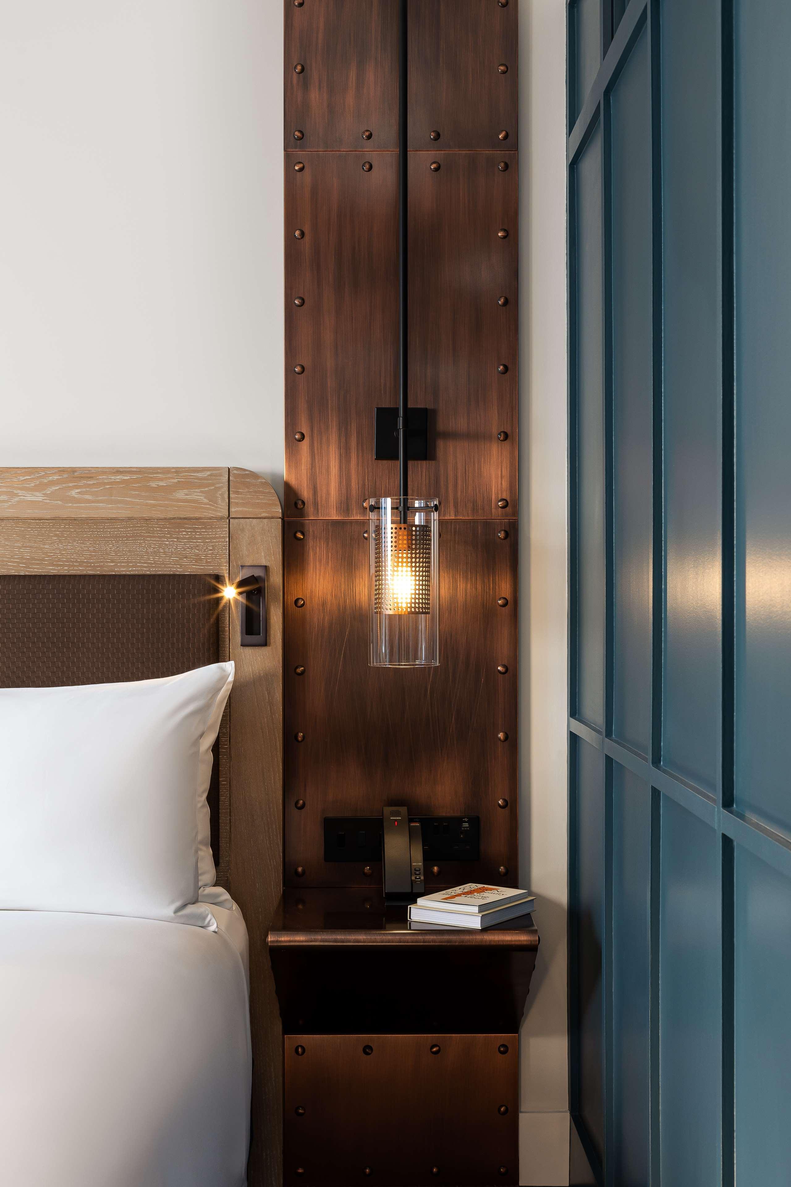 Hotel The Gantry Curio Collection By Hilton