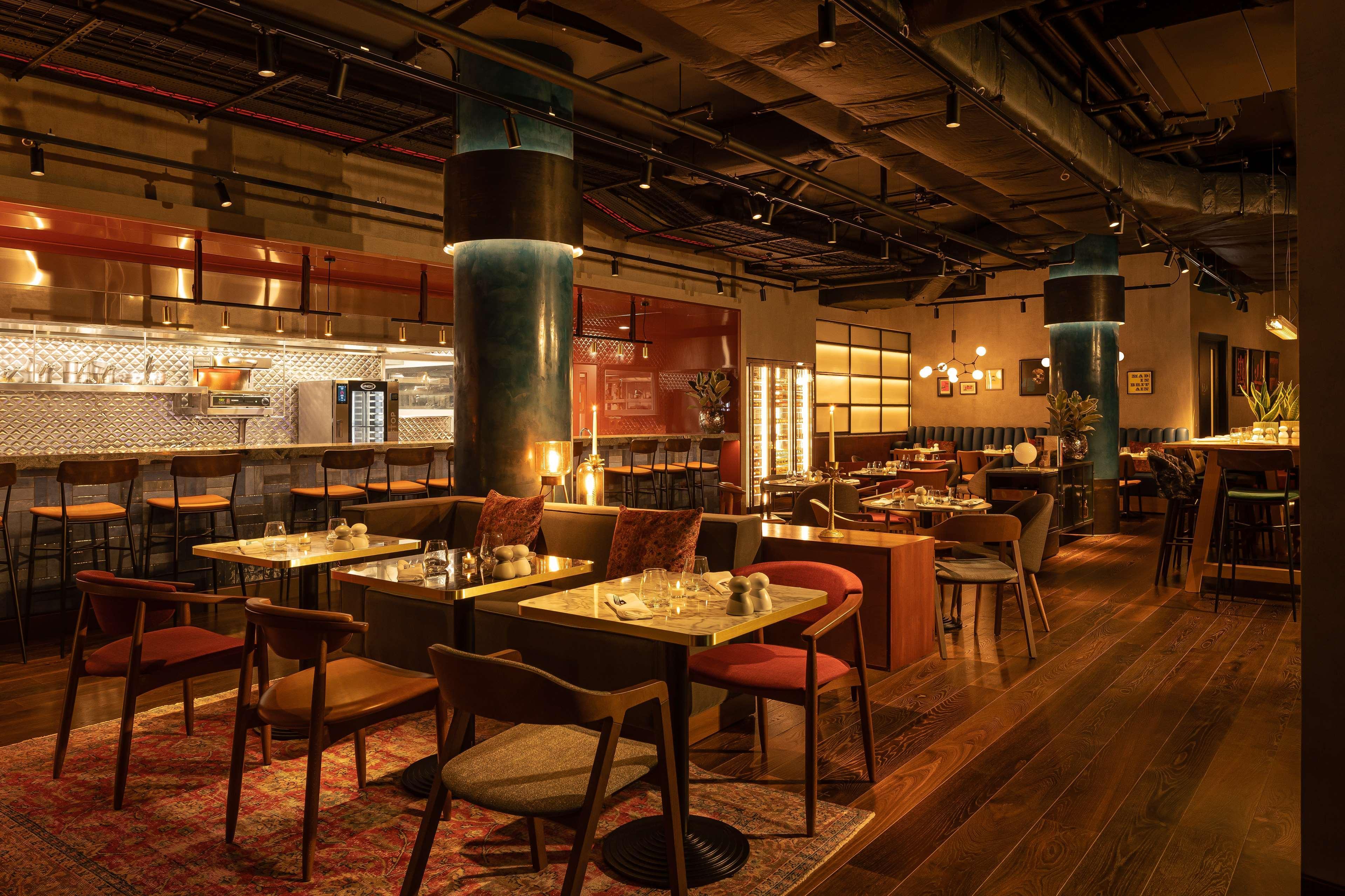 Hotel The Gantry Curio Collection By Hilton 4*
